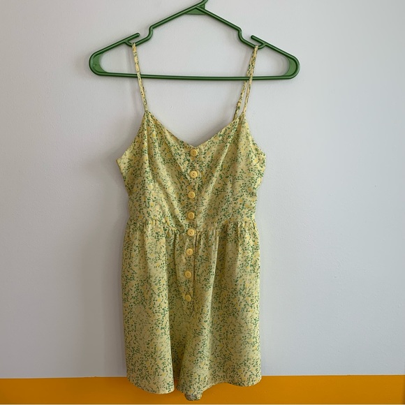 UO Poppy Sweetheart Button-Down Romper - Picture 5 of 8